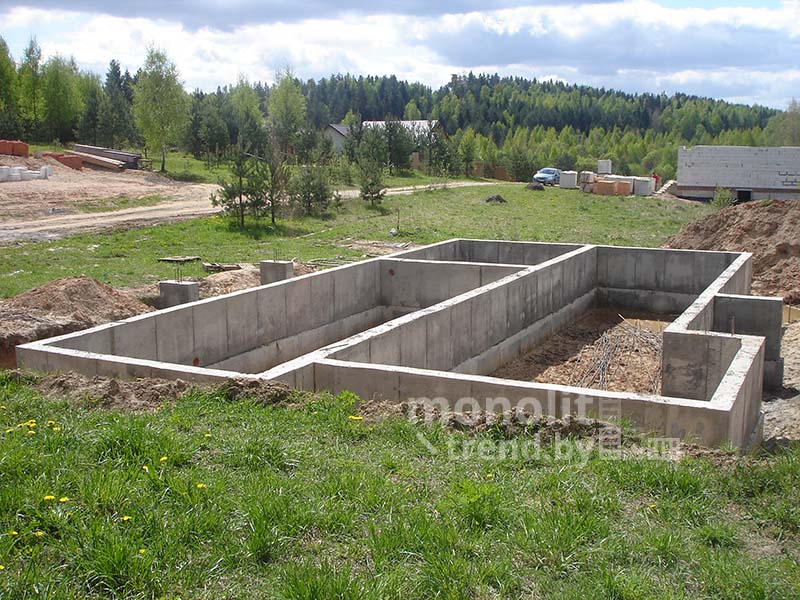 Монолитный ленточный фундамент, п. Казельщина